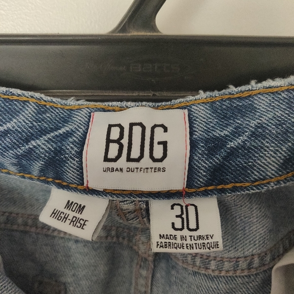 Urban Outfitters BDG High Waisted Mom Jean - Picture 4 of 6